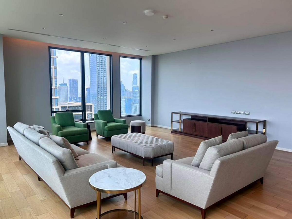 For RentCondoWitthayu, Chidlom, Langsuan, Ploenchit : 3Bed Ultra Luxury, Spacious, High floor, Park view. Call 098-654-2399