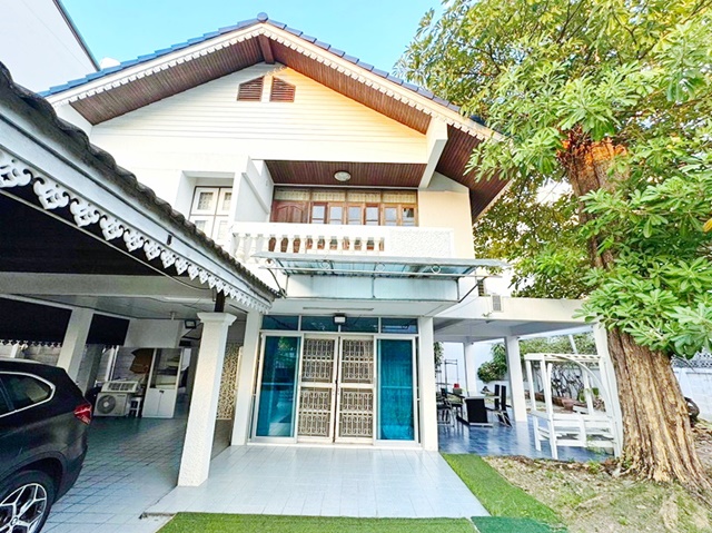 For RentHousePinklao, Charansanitwong : Very big cheapest in Central Pinklao 450sq.m. 2-storey detached house 4bed 2bath quiet safe 89sq.wa.