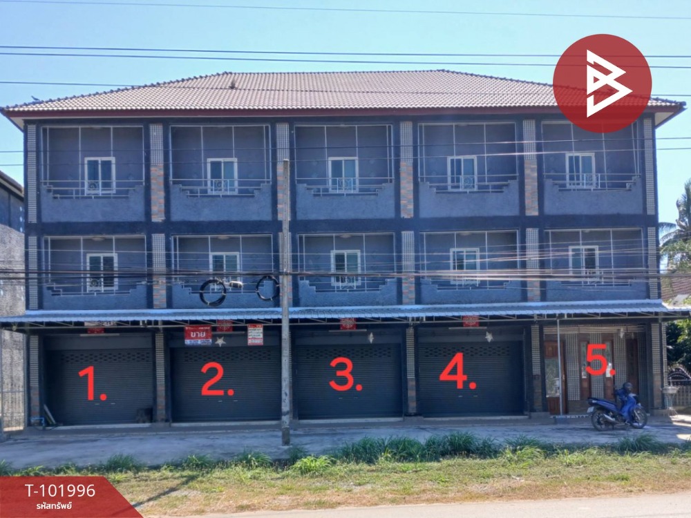 For SaleShophouseUttaradit : Commercial building for sale, 5 units, 3 floors, area 1 ngan, Ban Dan, Uttaradit