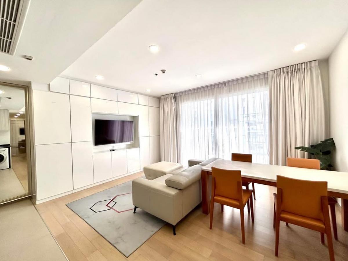 For SaleCondoSukhumvit, Asoke, Thonglor : Condo for sale HQ Thonglor size 75 Sq.m 2 bed 2 bath only 14.9 MB contact 086-795-9997 (Jimmy)