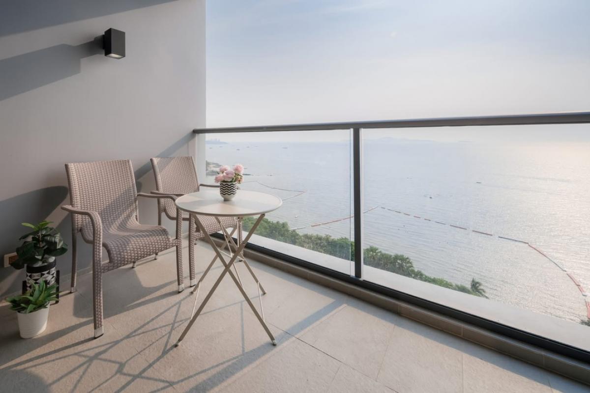 ให้เช่าคอนโดพัทยา บางแสน ชลบุรี สัตหีบ : FOR RENT ‼️📍 Beachfront Zire Wongamat Condo in Pattaya