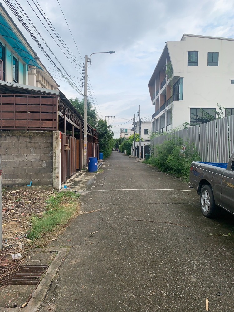 For SaleLandOnnut, Udomsuk : Land for sale, already filled, prime location, Phra Khanong District, Bangkok