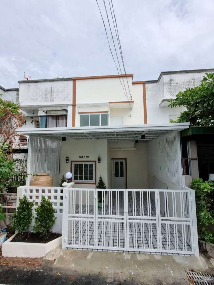 For SaleTownhouseNonthaburi, Bang Yai, Bangbuathong : Beautiful house, good location, next to Khlong Bang Phai BTS