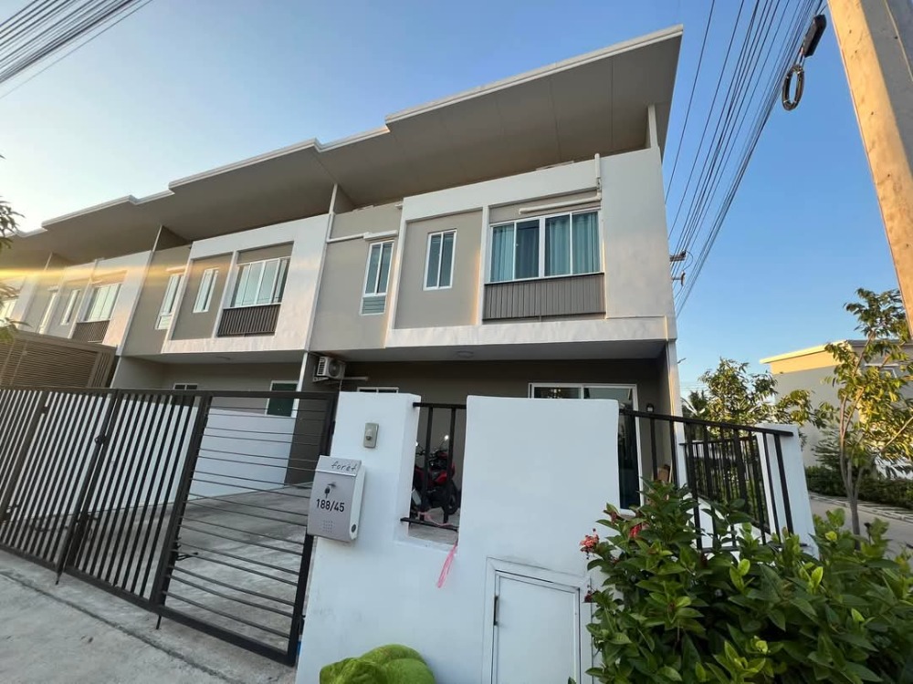 For RentTownhouseNakhon Pathom : Townhouse for rent, corner house, Fore University, Pinklao-Sai 5