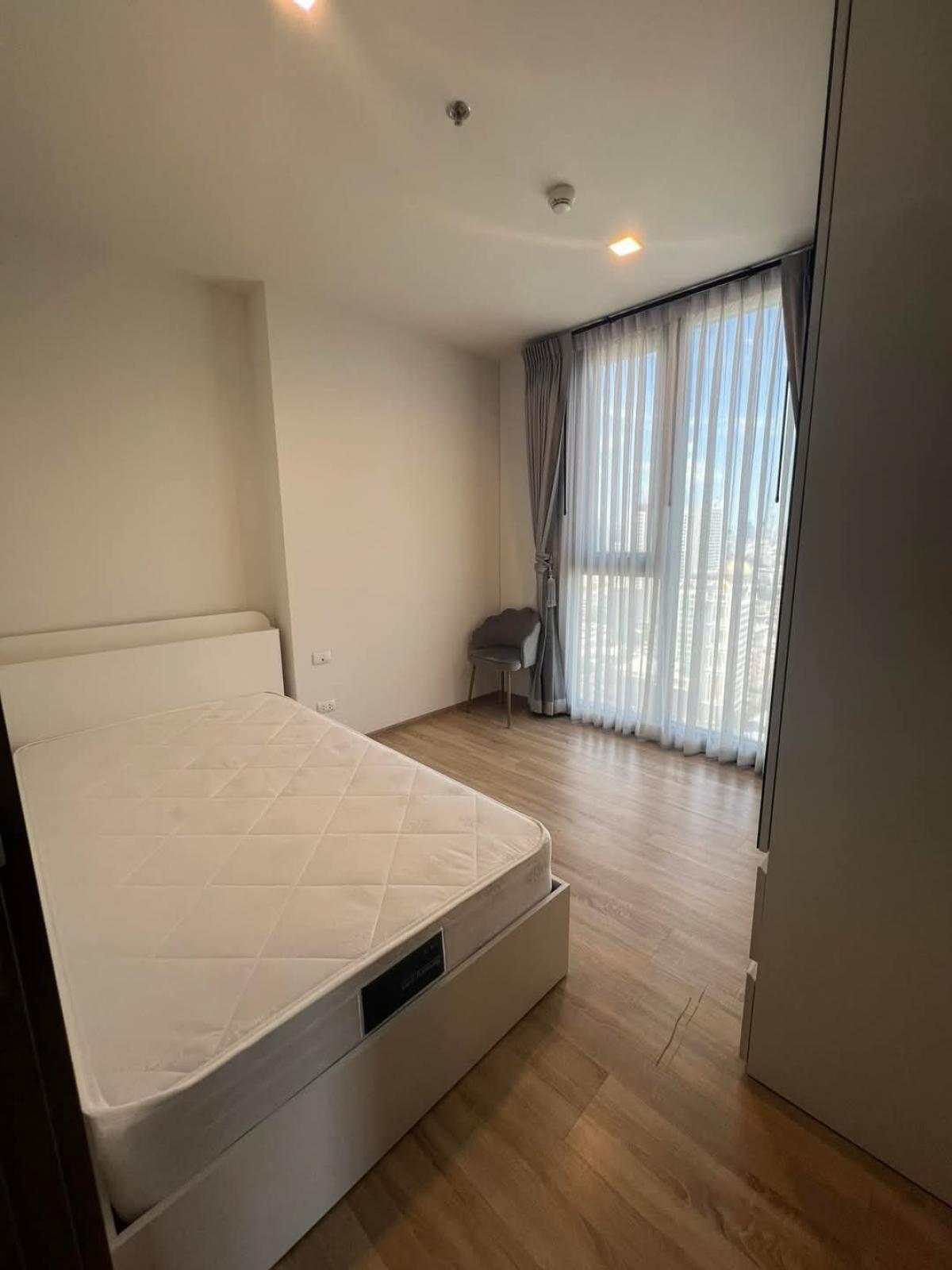 For RentCondoRama9, Petchburi, RCA : For rent: The Base Garden Rama 9 (The Base Garden Rama 9). Interested in details, make an appointment to view the room. #Add Line, very quick response. You can add Line. Line ID: @780usfzn (with @) Code: TBGR9.2241