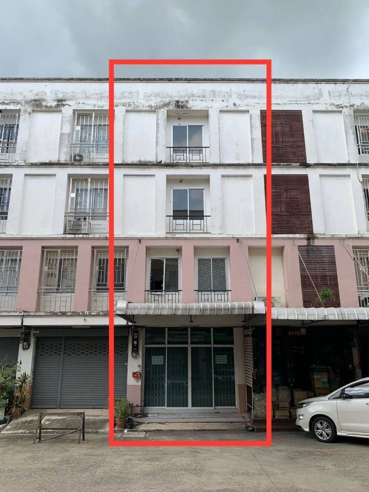 For SaleShophouseNakhon Pathom : Shophouse for sale!!! Shophouse for sale, 4 floors, 1 unit, area 16.6 sq m., opposite Mali Market, Phutthamonthon Sai 4, in Thongkam Plaza project, Soi 1, near employment sources, suitable for office use, office or investment.