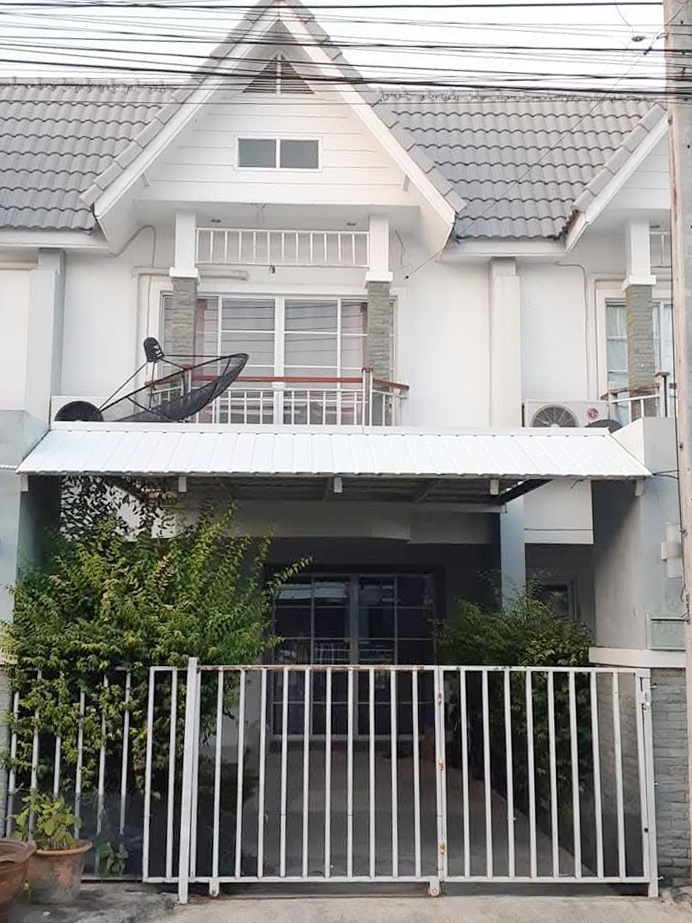 For RentTownhouseChiang Mai : Townhome for rent near by 5 min to Charoen Charoen Market , No.7H307