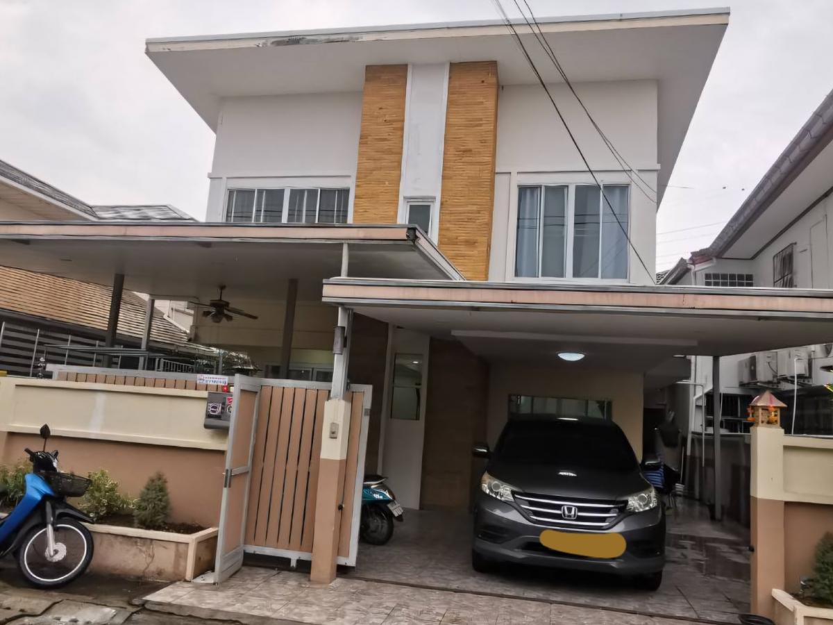 For RentHouseSapankwai,Jatujak : For rent: 2-storey detached house, area 60 sq m., located on Vibhavadi 20 Road, near Union Mall.