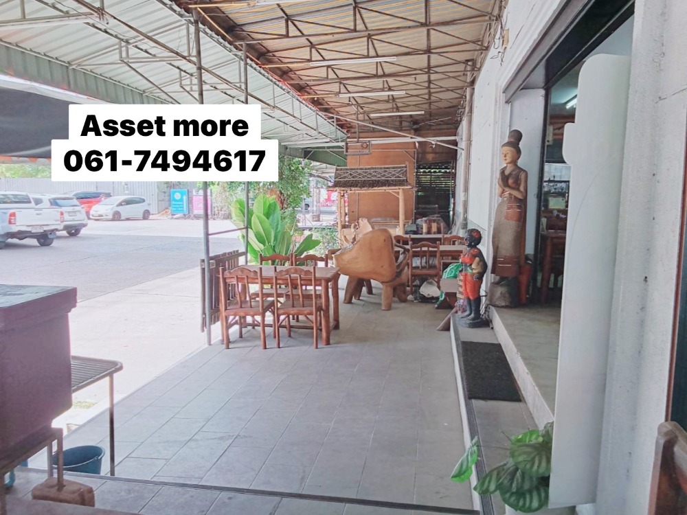 For RentShophousePattanakan, Srinakarin : Commercial building for rent, 4 floors, 2 units (for rent only the 1st floor), size 30 sq m., usable area 200 sq m., Nong Bon Subdistrict, Prawet District, Bangkok