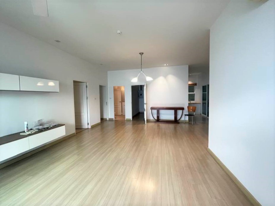 For SaleCondoSukhumvit, Asoke, Thonglor : Tristan Sukhumvit 39 🚩 [ SALE ] 3 Bedroom 155 sq.m. Big room Only 13.5 MB , near BTS Phromphong , Please contact : 062-362-5623 agent