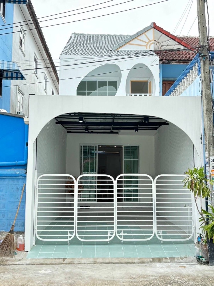 For SaleTownhouseNawamin, Ramindra : 2-storey townhouse, Suphawan Village, front of the house is next to the garden, Hathai Rat 6, Bang Chan, near the Pink Line BTS station, Fashion Island, Safari World, Big C, Lotus, Makro, convenient transportation, Ram Intra, Sai Mai, Watcharapol, Nimit M