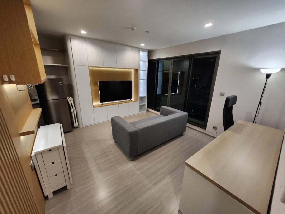 For RentCondoLadprao, Central Ladprao : For rent‼️ Condo Life Ladprao Life Ladprao 🚆Next to BTS Ha Yaek Lad Phrao, opposite Central Lad Phrao 📍2 bedrooms / 1 bathroom / 49 sq m.