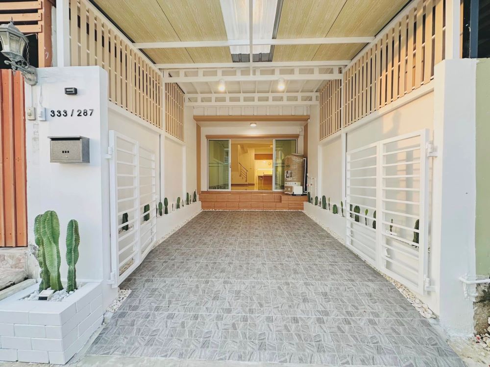 For SaleTownhouseSamut Prakan,Samrong : For sale: renovated townhouse, Kitti Nakhon Town Village, Keha-Bang Phli Phase 1, ready to move in, good location, convenient transportation