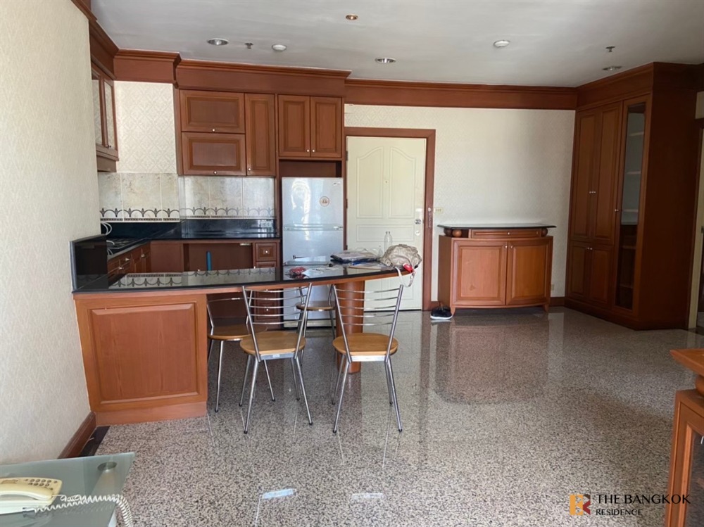 For SaleCondoRatchathewi,Phayathai : Urgent sale, very cheap, near BTS Phaya Thai, Pathumwan Resort, 2 bedrooms, 2 bathrooms, size 75.03 sq m., only 7.19 MB.