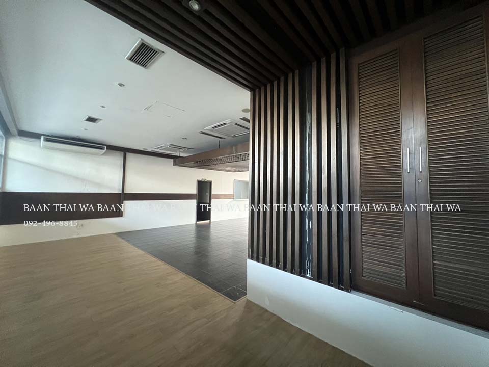 ให้เช่าโชว์รูม สํานักงานขายสุขุมวิท อโศก ทองหล่อ : Retail space (Fully fitted) for rent in Thonglor