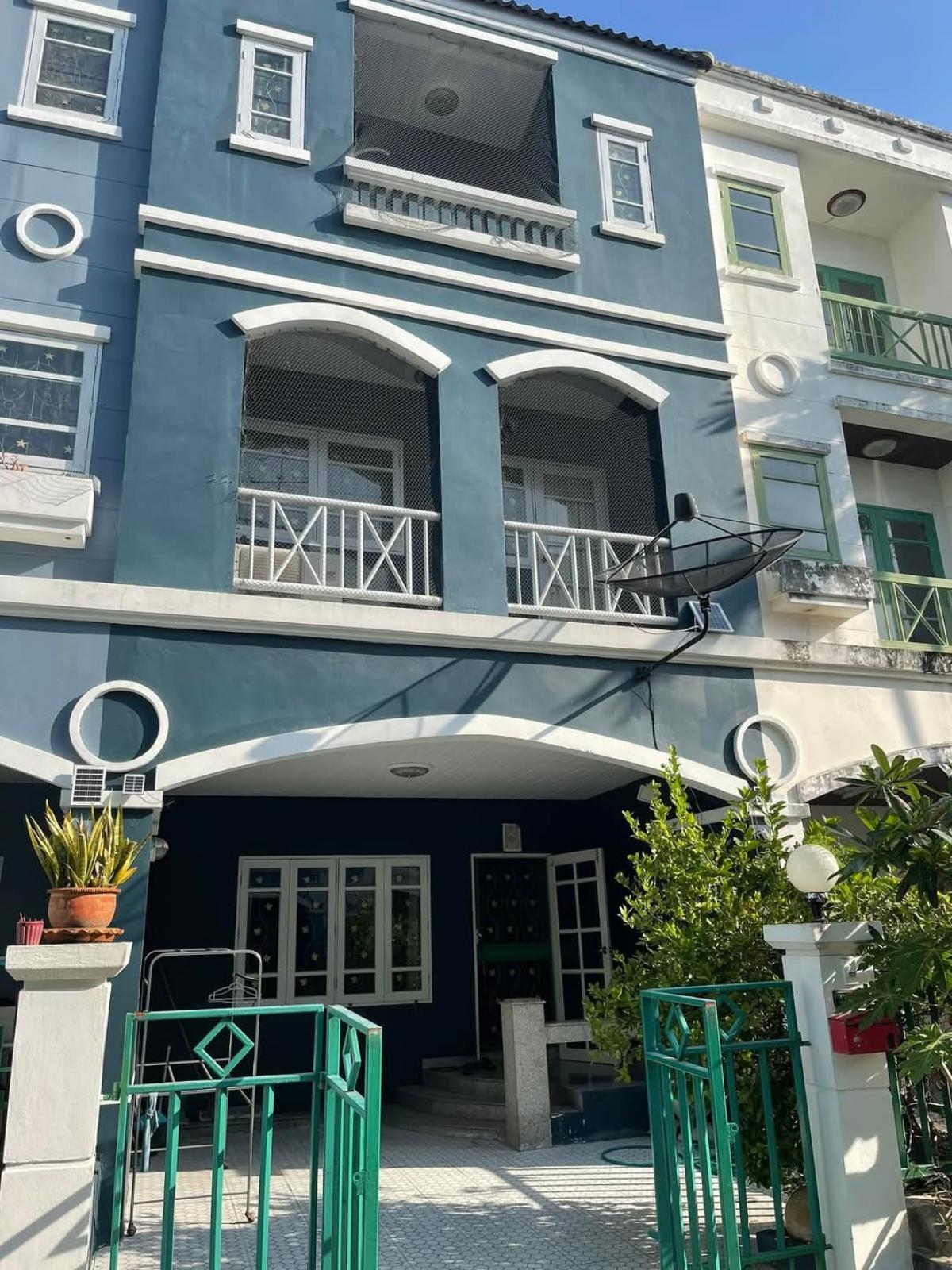 For RentTownhouseChaengwatana, Muangthong : For rent: 3-storey townhouse, Chaeng Watthana, Pak Kret 17, Muang Thong Thani, Government Center, etc.