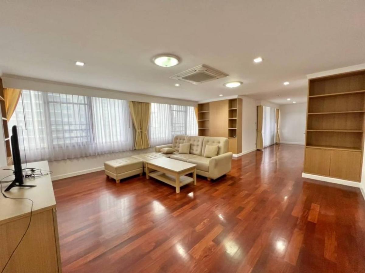 ให้เช่าคอนโดสุขุมวิท อโศก ทองหล่อ : Academia Grand Tower  Sukhumvit 43 for rent