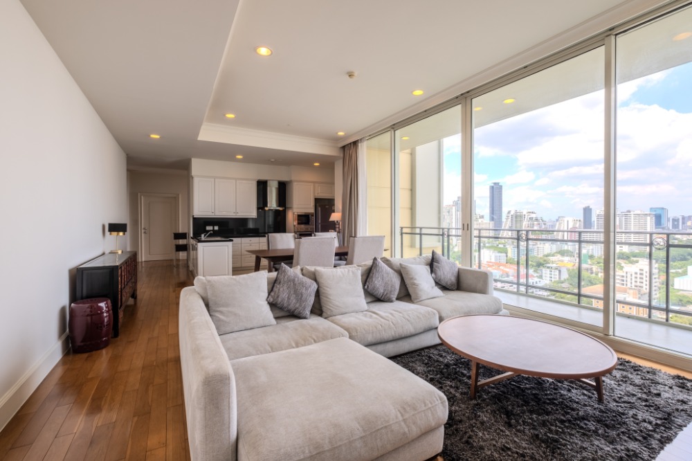 For SaleCondoSukhumvit, Asoke, Thonglor : For sale, luxury condo at Royce Private Residences, 2 bedrooms, fully furnished, beautiful and comfortable room, city view, near MRT Sukhumvit