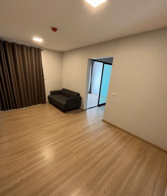 For SaleCondoChaengwatana, Muangthong : For sale or rent Plum Condo Mix Chaengwattana, size 36.08 sq m., close to 3 electric train lines: Pink Line, Rajabhat Phra Nakhon Station, only 100 meters away, continue to the Interchange Station with the Green Line and Red Line, Lak Si District, Bangkok