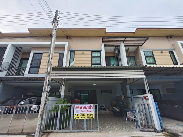 For SaleTownhousePattaya, Bangsaen, Chonburi : For sale: 2-storey townhouse, The Perfect Hometown Village, Ang Sila-Bangsaen, Chonburi (Mitsamphan Road, behind Na Ja Sa Tai Chi Shrine), cheap price!