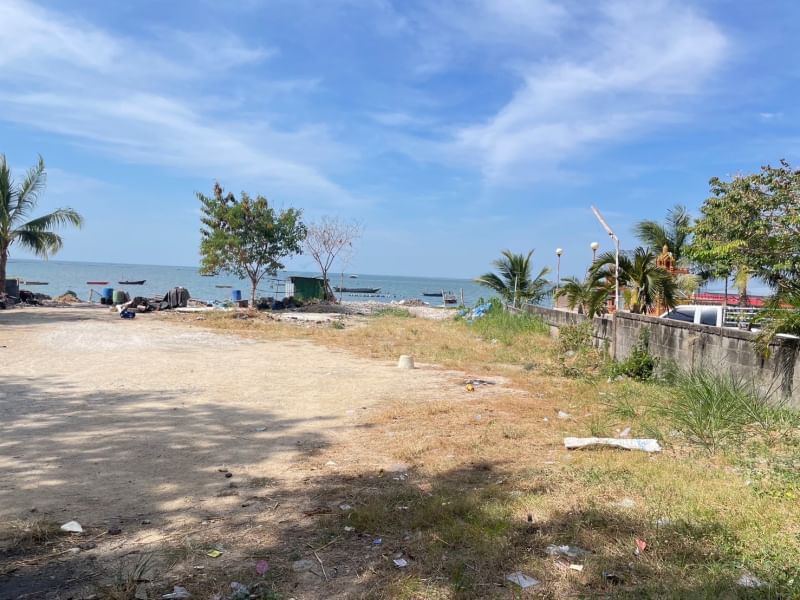 For SaleLandSriracha Laem Chabang Ban Bueng : Beautiful land! Urgent sale, land by the sea in Bang Phra, near Sukhumvit, Sriracha