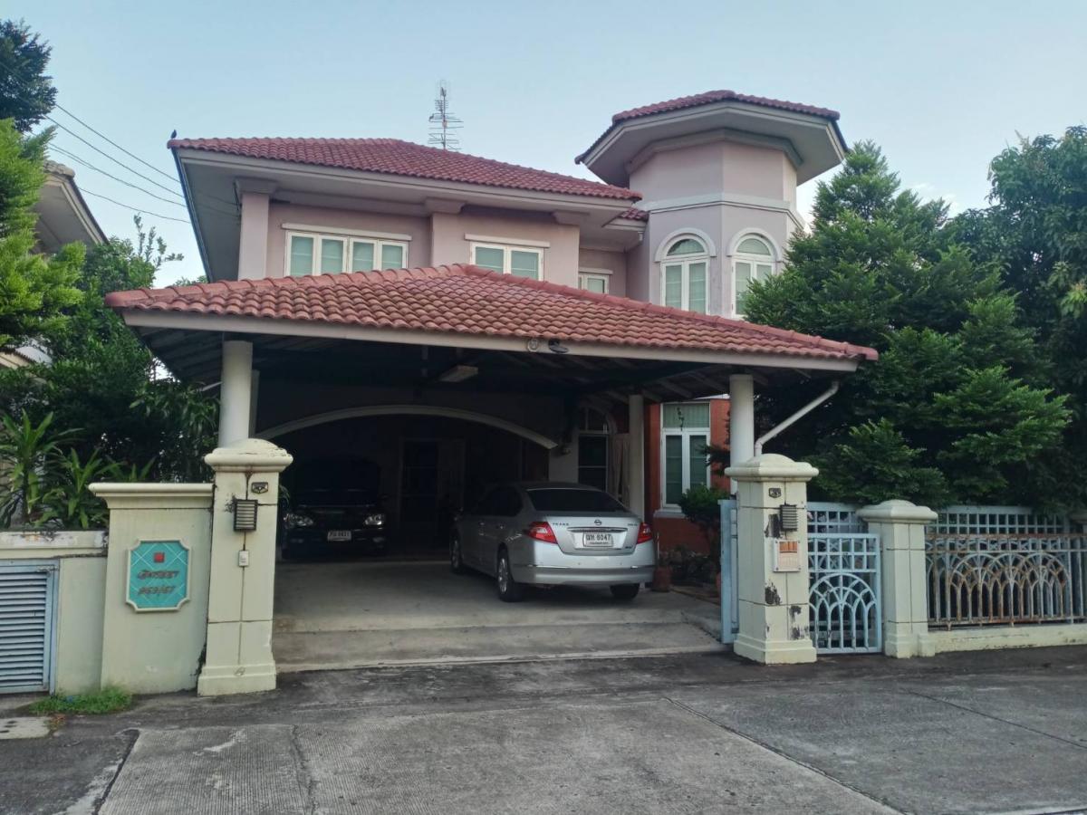 For SaleHousePathum Thani,Rangsit, Thammasat : Phasorn Village 4, 92 sq.w., Khlong 3, Thanya, for sale 5.6 million baht, expenses 50/50, 3 bedrooms, 3 bathrooms, parking for 4 cars, 4 air conditioners, interested call 0655254246 K Boy, Line ID alize2910