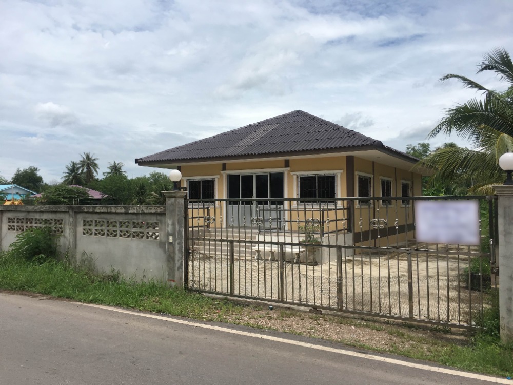 For SaleLandMahachai Samut Sakhon : [For Sell] Land with Second-hand house and garden, Close to Rama 2 Road, Baan Phaeo, Samut Sakhon