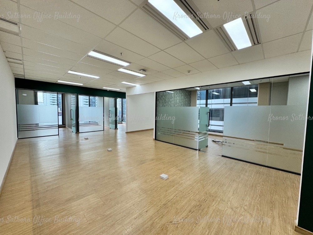 ให้เช่าสำนักงานสีลม ศาลาแดง บางรัก : 122 sq.m. partially fitted office for rent at Kronos Sathorn Office Building