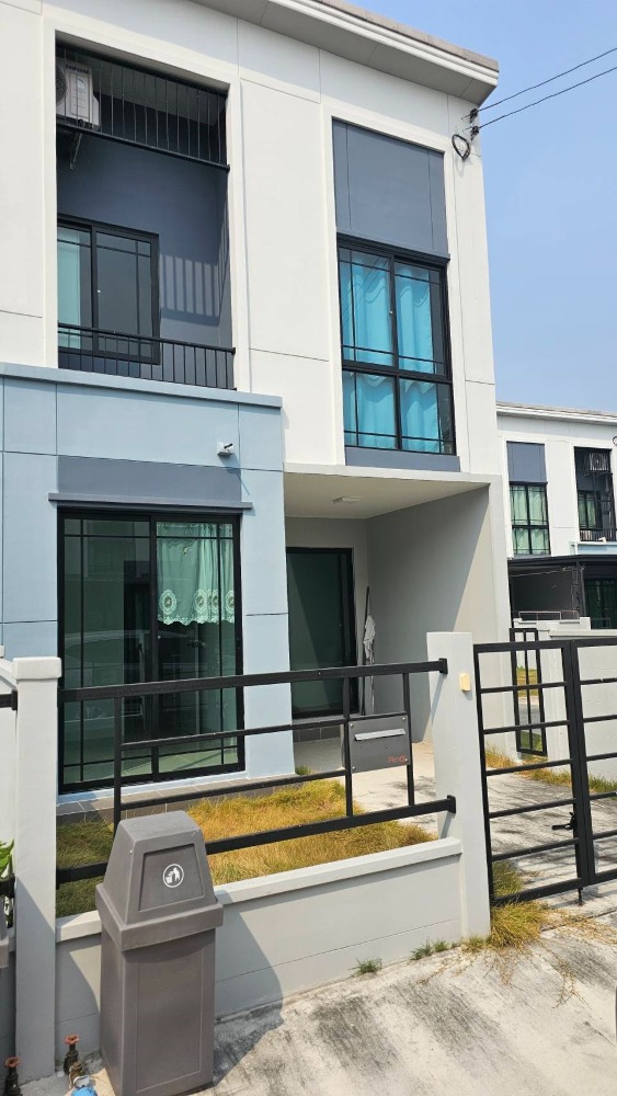 For SaleTownhomePathum Thani,Rangsit, Thammasat : For sale: 2-storey townhouse, 5-meter wide frontage, Pleno Rangsit, near Udonratthaya Expressway