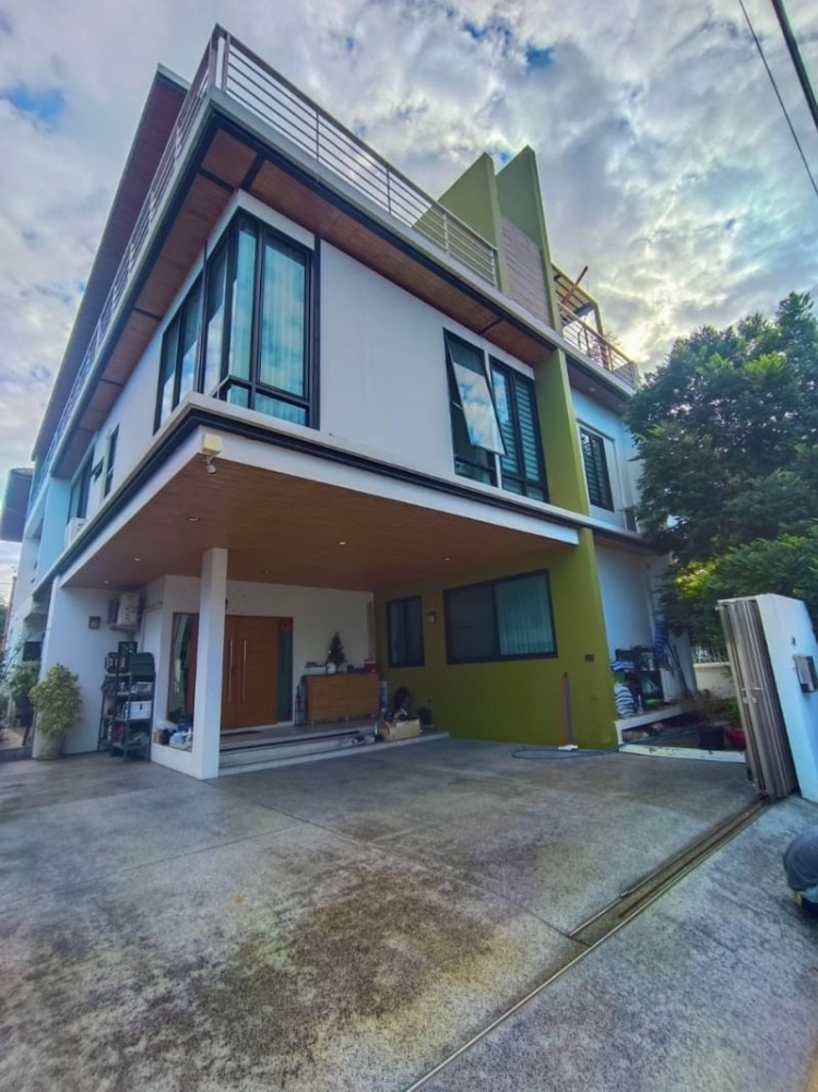 For SaleHouseRama9, Petchburi, RCA : B6805 For sale: custom-built single house in Rama 9 area #3-storey single house #single house near The Nine Rama 9 #single house in Suan Luang district