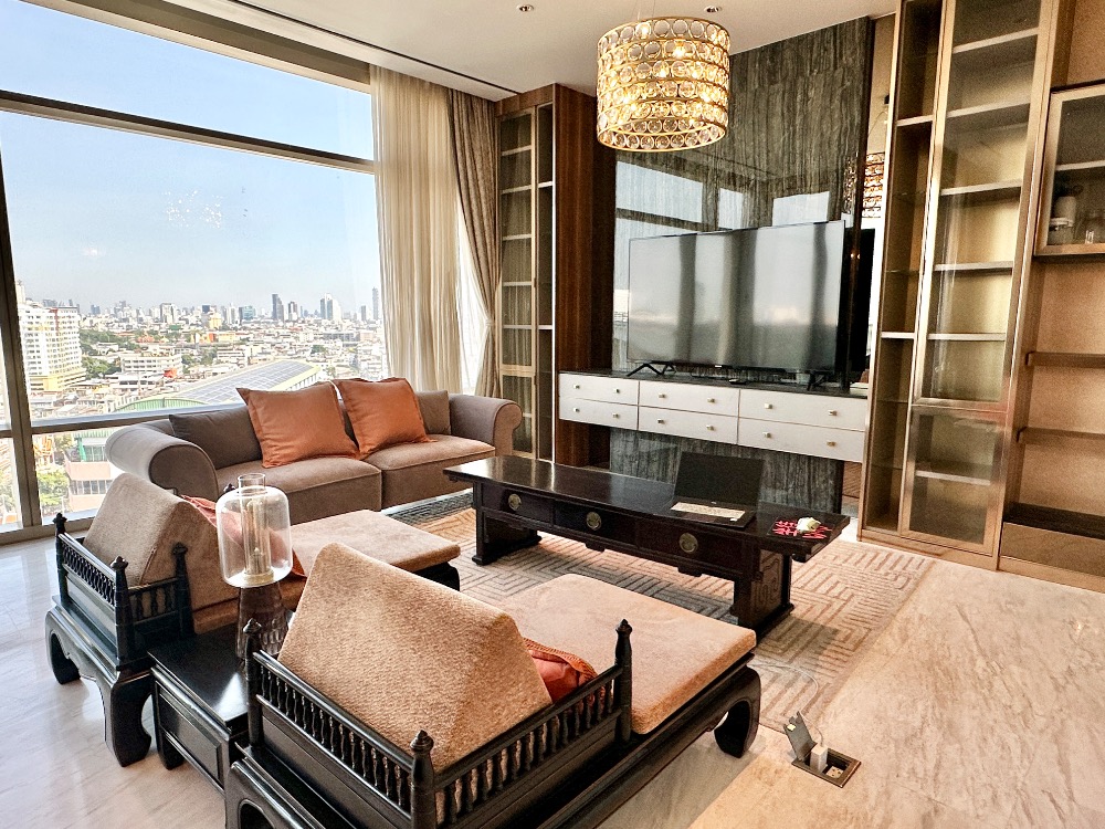 ให้เช่าคอนโดสาทร นราธิวาส : New Condo at Four Seasons Private Residences – 2 Living Rooms, 3 Bedrooms, 4 Bathrooms, 250 sqm, 11th Floor – Move-in Ready, Negotiable Price!