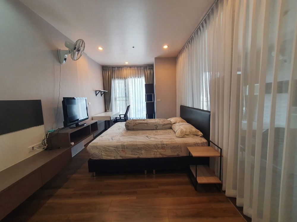 For RentCondoSapankwai,Jatujak : Rent Onyx Phaholyothin 1 bedroom 1 bathroom 40 Sqm. Beautiful room, high floor, unblocked view, fully furnished, next to BTS Saphan Khwai