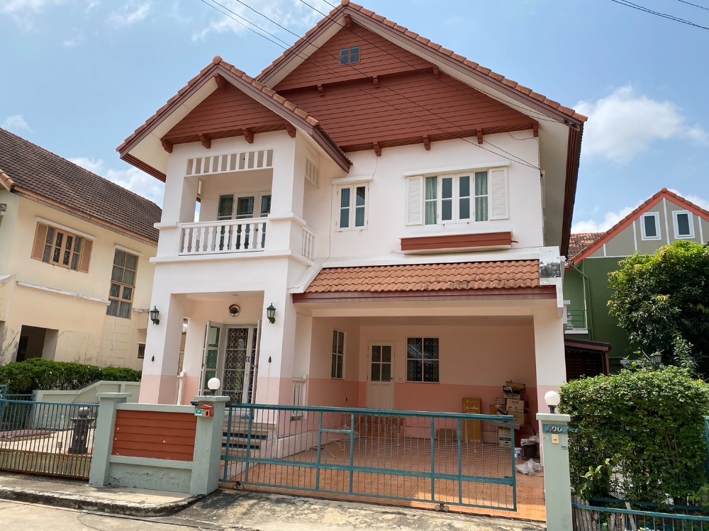 For SaleHouseRathburana, Suksawat : For sale: 2-storey detached house, on a main road, prime location, Wararom Village, Pracha Uthit 98, Bangkok