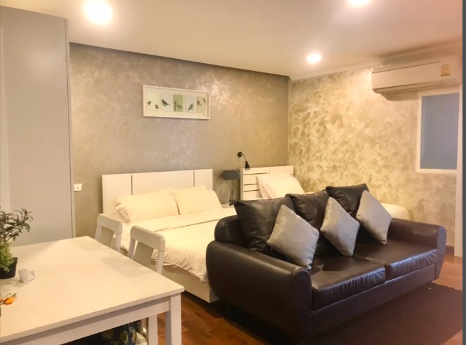 For SaleCondoSathorn, Narathiwat : Condo for sale at a loss, Florless Sathorn Residence, good location, near Silom Line BTS Surasak, Saint Louis, Chong Nonsi