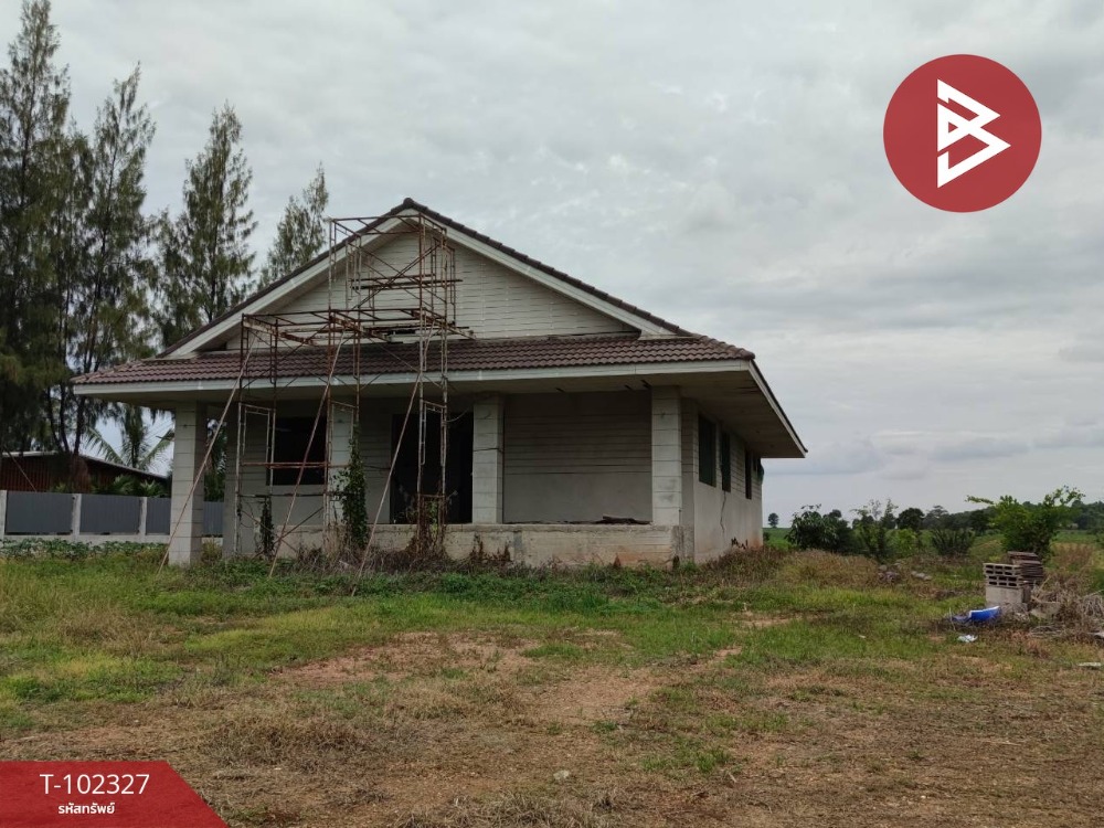 For SaleLandNakhon Sawan : Land for sale with buildings, area 8 rai 3 ngan 18 sq m, Tak Fa, Nakhon Sawan