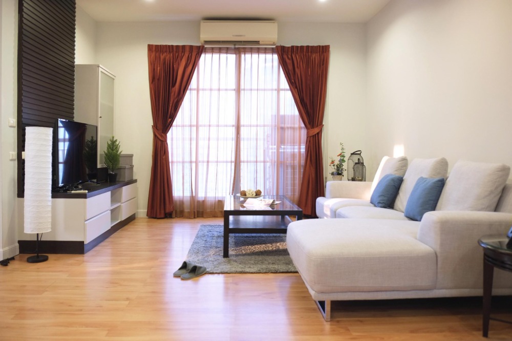 For RentCondoSukhumvit, Asoke, Thonglor : ♦ Nice view ♦ 20+ floor corner room 120.00 sq.m. | 3 bedrooms 3 bathrooms | Condo near BTS Asoke 3 mins., Terminal 21 6 mins., SWU 10 mins., Msphere 12 mins.