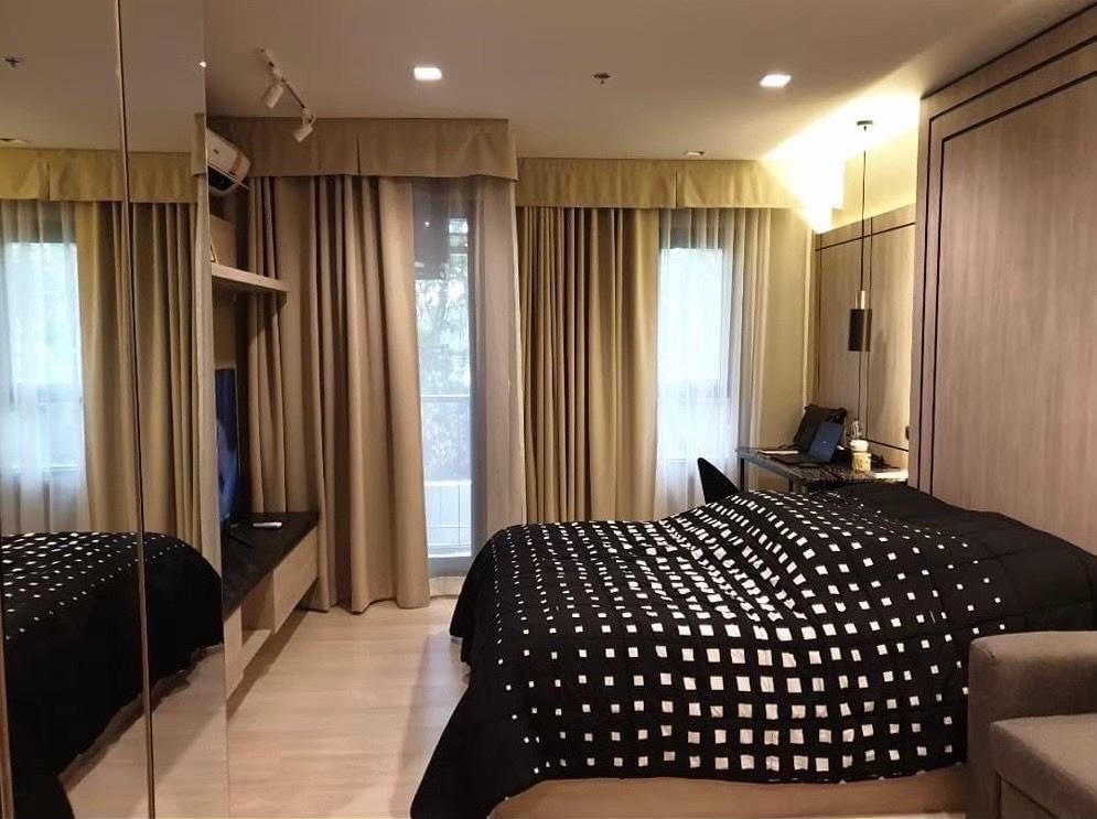 For SaleCondoWitthayu, Chidlom, Langsuan, Ploenchit : Condo for sale: Life one wireless, 10th floor, size 28 sq m, with furniture, near BTS Phloen Chit, only 4.99 baht.