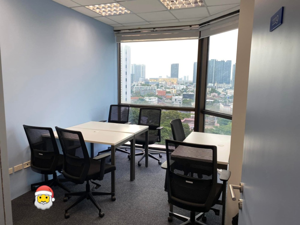 For RentShophouseRatchadapisek, Huaikwang, Suttisan : 🏡Office for rent, 11th floor, Ratchada Wan Building, Soi Ratchada 32, suitable for those who want to have a private office, start a business, can comfortably accommodate 5 people, has complete office furniture.