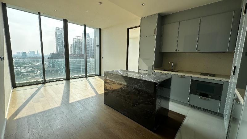 For SaleCondoSukhumvit, Asoke, Thonglor : Condo For Sale Kraam Sukhumvit 26 1 Bedroom 1 Bathroom 64 sqm