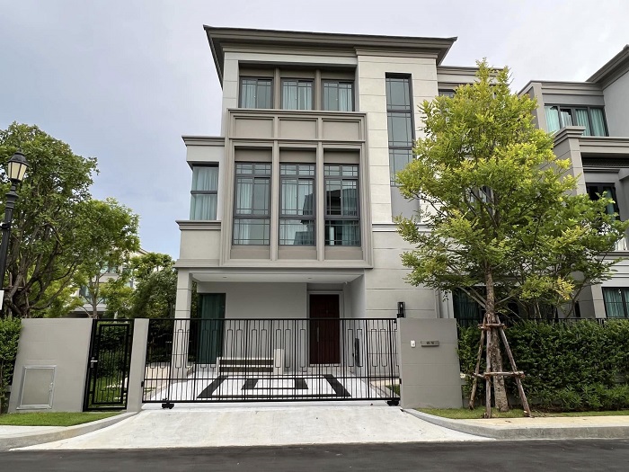 For SaleHousePattanakan, Srinakarin : For sale: 3-storey corner detached house, The Sonne Srinakarin-Bangna, Soi Chaloem Prakiat Rama 9, Prawet District, Bangkok.