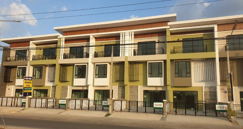 For SaleTownhouseNakhon Pathom : For sale: Townhome, home office, 3 floors, usable area up to 252 sq m., The Chance Borommaratchachonnani-Sai 5 project, near Central Salaya