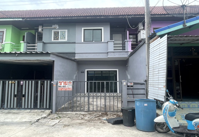 For SaleTownhousePathum Thani,Rangsit, Thammasat : Townhouse for sale, Chatphailin Village, Lat Lum Kaeo, 16 sq m, 2 floors, 2 bedrooms, 2 bathrooms, ready to move in