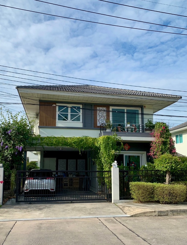 For SaleHousePattaya, Bangsaen, Chonburi : Best location, opposite the house is a garden! Super beautiful, the only model house in the project!! Selling a single house, Supalai Park Ville Phaya Satcha-Sukhumvit (Supalai Park Ville Phaya Satcha-Sukhumvit) 62.7 sq.w. Behind Makro, in the heart of Ch