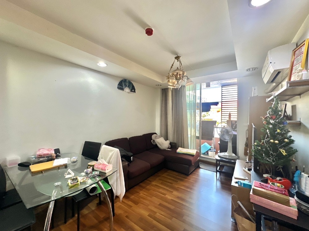 For SaleCondoRatchadapisek, Huaikwang, Suttisan : Condo The Kris Extra 4 37.52 sq m. Ratchada Soi 17 near MRT Sutthisan with furniture near The Street and Central Rama 9