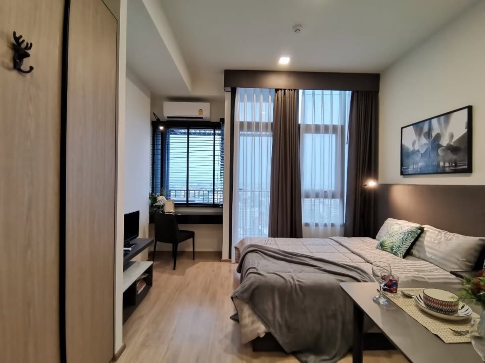 For RentCondoKasetsart, Ratchayothin : 🔥Centric Ratchayothin, 150m from BTS Ratchathewi, ready to move in, fully furnished! Electrical appliances included.