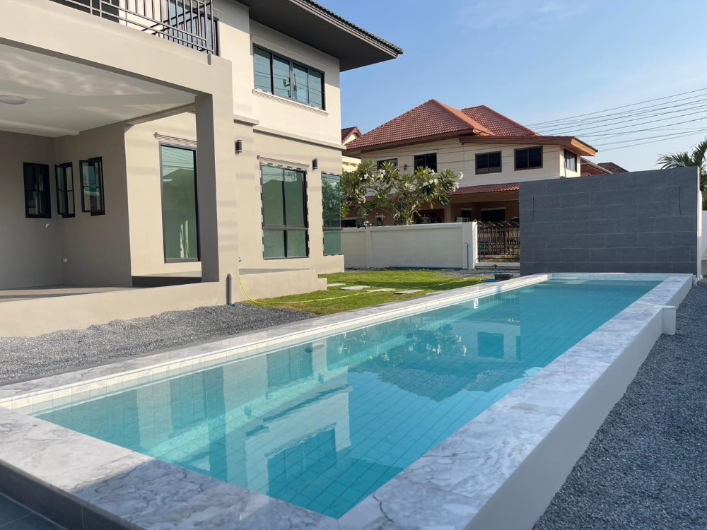 For SaleHouseLadkrabang, Suwannaphum Airport : 🔥Urgent sale🔥🏘🏠 Single house, Sindhorn On Nut-Lat Krabang ✅ Beautiful house, good location, near shopping malls 🎉🎉 Happy to serve 🙏 Interested, please contact 𝙇𝙄𝙉𝙀 (very fast response): 📱 Property code 6801-1006 📱: Line ID: @bbcondo88