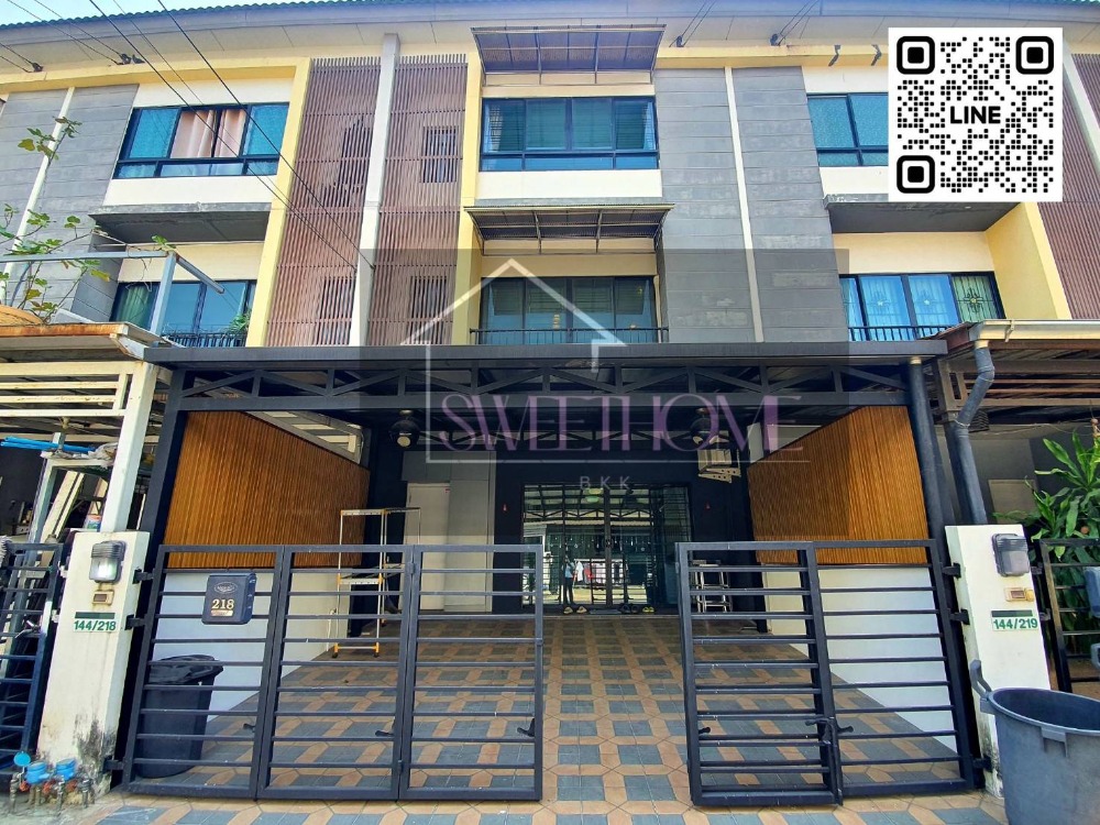 For SaleTownhouseBang kae, Phetkasem : 📣 Selling a modern 3-storey townhouse, in good condition, extensions at the back and front of the house are complete. Very good location, near the BTS, near The Mall Bang Khae.