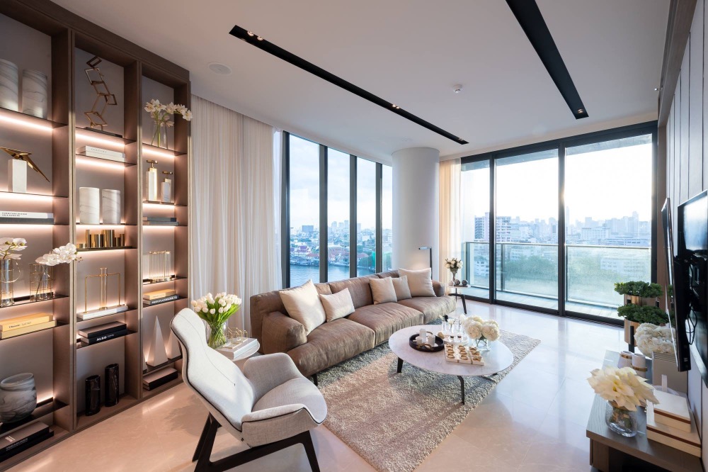 ขายคอนโดสีลม ศาลาแดง บางรัก : Spectacular Design And Layout 2 Bedroom Corner Unit Breathtaking River, The City And Icon Siam.