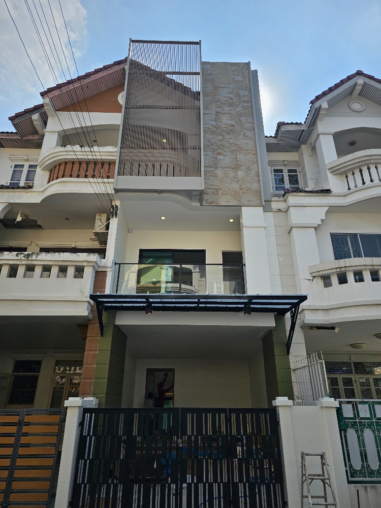 For SaleTownhouseChaengwatana, Muangthong : Newly renovated 3-storey townhouse, Chaeng Watthana, Government Center, Muang Thong