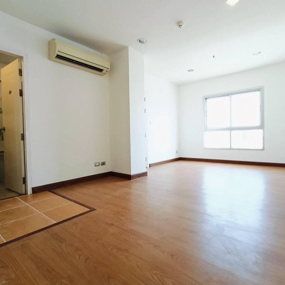 For SaleCondoRama3 (Riverside),Satupadit : For sale: empty room, Le Rich Condo, Rama 3, newly painted room, completely renovated floor, near Central Rama 3